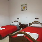 Daire Sidari Studios *